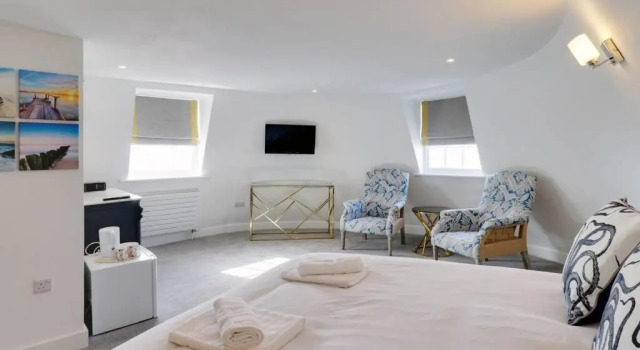 master accommodation suite 11 sea view