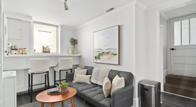 Modern 1BR w Workspace Walk to Shops Parks, 预订 酒店 阿什维尔 阿巴拉契亚山脉