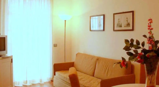 Elegant Apartment in Meina With Lake View, Prenota Appartamento Meina Lago Maggiore