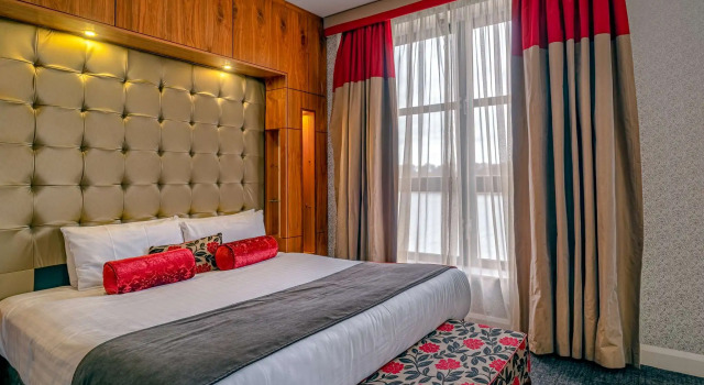 City Hotel, Забронировать Отель Бизнес-отели Лондондерри, рядом с St. Columbs Cathedral, 4* 5*