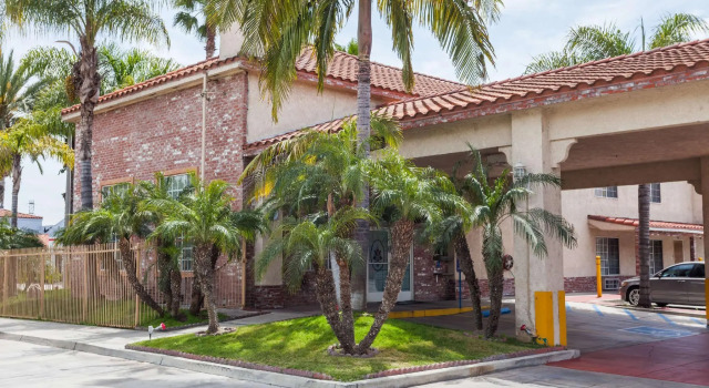 Двухместный номер Standard Days Inn & Suites by Wyndham South Gate