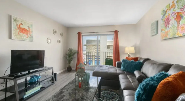 2 Bedroom 2Bath Deluxe Apt with Patio