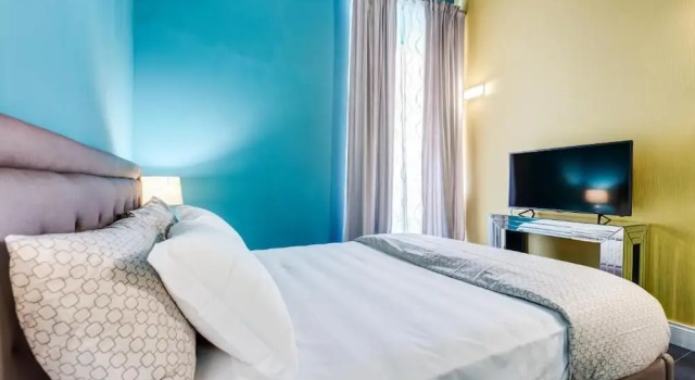 Номер Comfort The French suites by oneup Hospitality