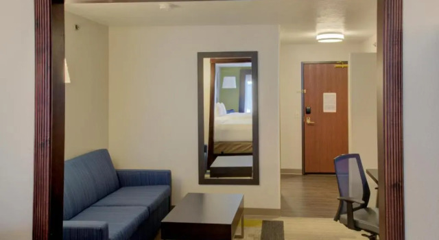 Четырёхместный люкс Holiday Inn Express & Suites Le Mars by IHG