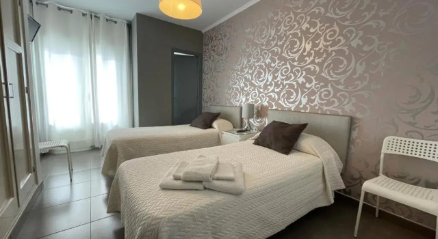 Двухместный номер Superior с балконом Hostal Mediterráneo