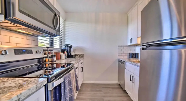 Апартаменты Modern & Cozy Condo Near Beaches w/ Coastal Views