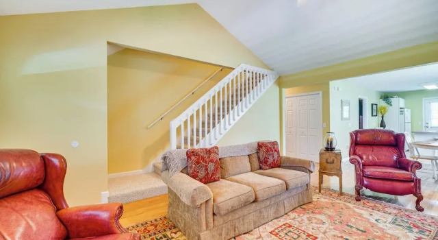 Pigeon Forge Home w/ Deck & Hot Tub Near Town!