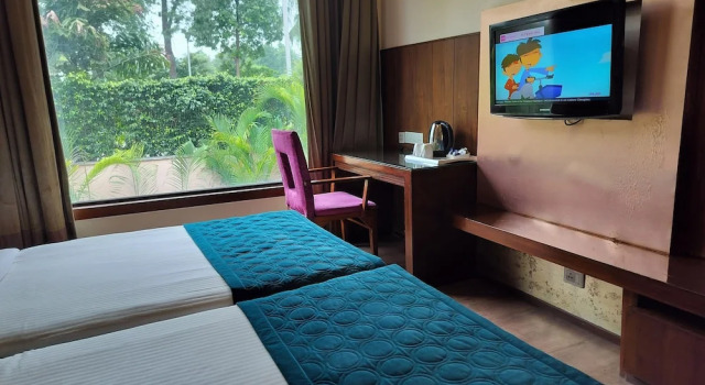 Двухместный номер Standard с балконом и с видом на внутренний двор Oodles Hotel Chhattarpur South Delhi