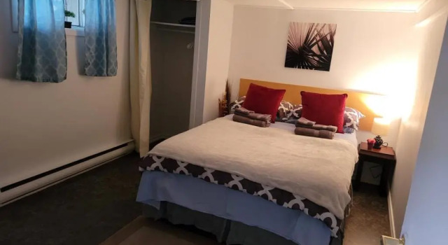 Апартаменты Lower level apt 6ft high close to hwy netflix wifi