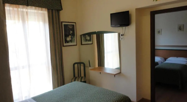 Четырёхместный номер Standard Hotel Mariani
