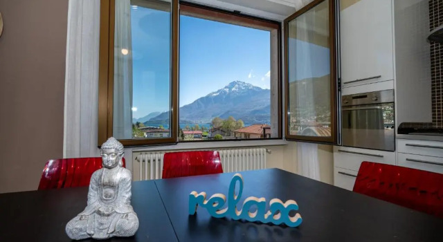 Lake view apartment with parking in Dongo - Larihome A26, Prenota Appartamento Appartamenti a Dongo, Appartamento