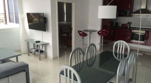 Lovely 3-Bedroom Penthouse With Seaview, Забронировать Отель Отели Канарских островов с бассейном, Бассейн