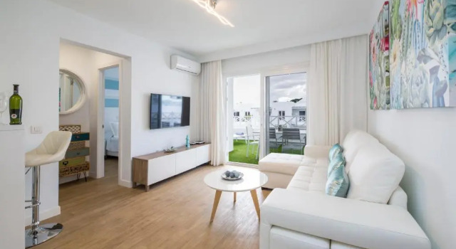 Flower Beach Suite 1