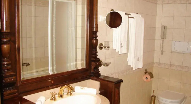 Полулюкс Hotel Casa Capsa