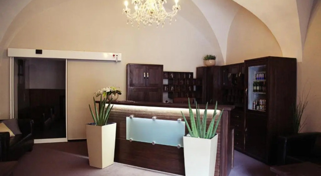 U Hradu, Rezerwuj Hotel Hotele w Central Bohemia z parkingiem, Parking