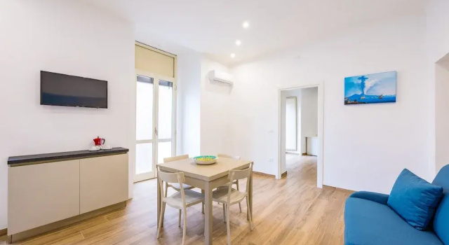 Muzy Flat at Capuana by Napoliapartments, Забронировать Апартаменты/квартира Неаполь Кампания, рядом с Церковь Пио Монте делла Мизерикордия