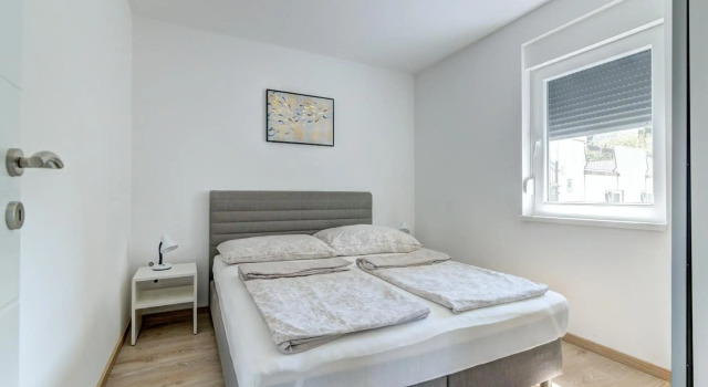 Damar Apartmani, Book Hotel Hoteller i Senj med parkering, Parkering