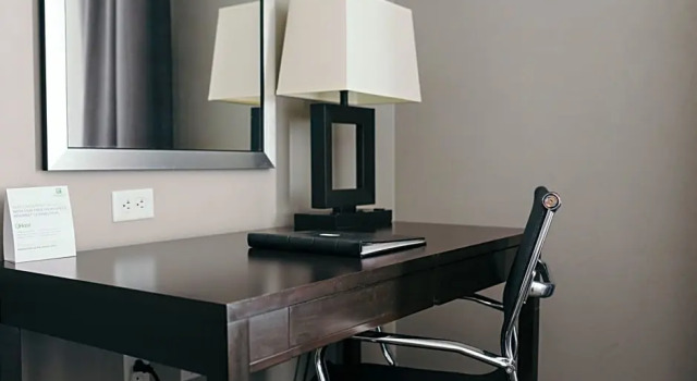 Четырёхместный номер Standard Oak Tree Inn