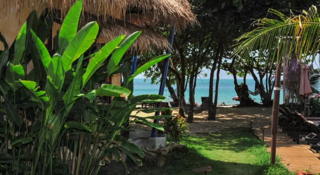 Бунгало Deluxe с видом на море LaLaanta Hideaway Resort