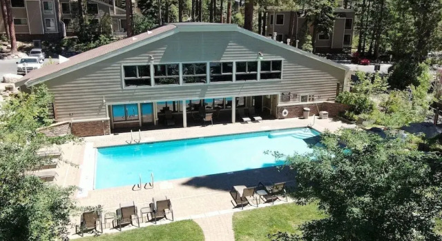 Tall Pines Retreat 4 Bedroom Condo by RedAwning