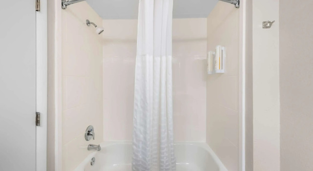 Двухместный люкс Clarion Pointe Apex - Holly Springs