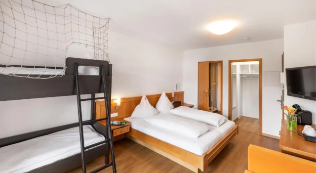 Семейный номер Standard с балконом Bodensee Hotel Storchen
