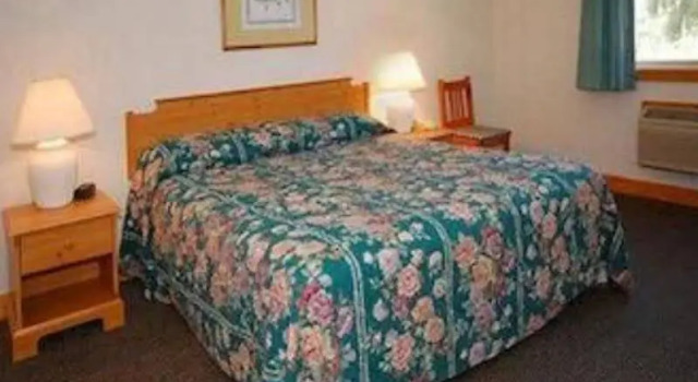 Econo Lodge Inn & Suites, Varaa Hotelli Au Gres Michigan
