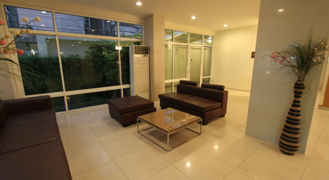 The Royal Bee Apart Hotel