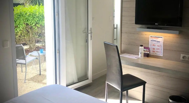 Номер Standard Logis Hôtel Les Mouettes Restaurant ERIN - Larmor Plage, Proche de LORIENT