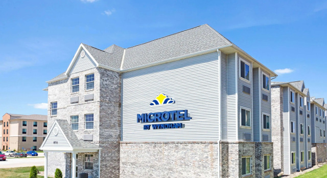 Microtel Inn & Suites by Wyndham Urbandale/Des Moines, Rezerwuj Hotel Hotele w Iowa z parkingiem, Parking