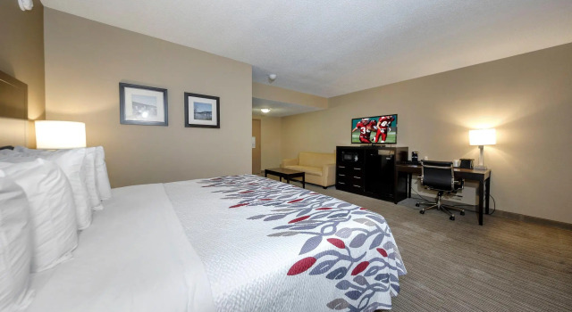 Двухместный люкс Red Roof Inn & Suites Newburgh - Stewart Airport West Point