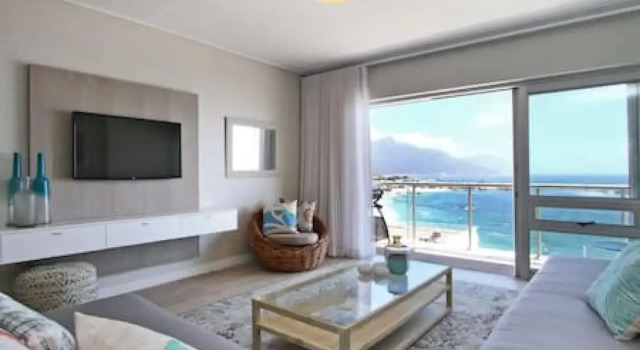 Апартаменты Incredible Clifton Apartment w 180 Sea Views Dunmore Blue