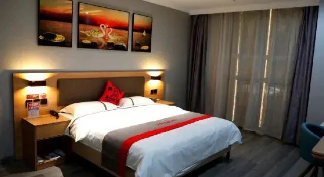 Junyi Hotel（Lingwu North Station Store）, Varaa Hotelli Hotellit Ningxia pysäköinnillä, Pysäköinti