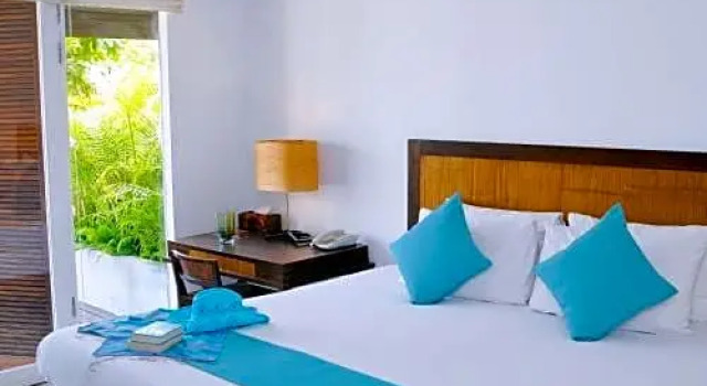Коттедж Iyara Beach Hotel And Plaza