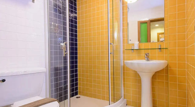 Номер Grand Golden House BTS Chidlom Bangkok