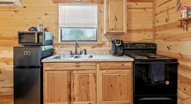 Hr 2- The Blue Sky 1 Bedroom Cabin by RedAwning, Rezervați Hotel Fredericksburg Texas Wine Country