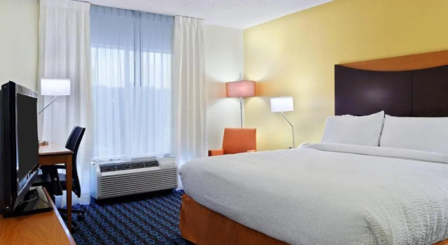 Номер Standard Fairfield Inn & Suites Charlotte Arrowood