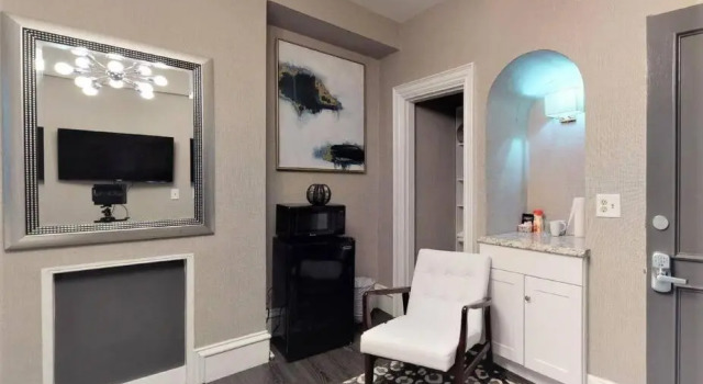 L 3-33 Stylish Private Studio in Boston!