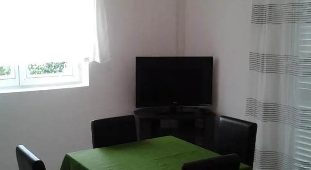 Apartmani Tiha Noc, Book Lejlighed Hoteller i Kotor Riviera med parkering, Parkering