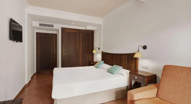 Двухместный номер Superior Hotel Es Port