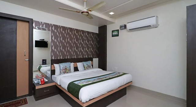 OYO 10414 Hotel Tushar Residency
