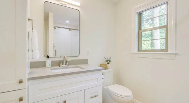 Коттедж c 1 комнатой Beautiful Raleigh Cottage Rental: 5 Mi to Downtown