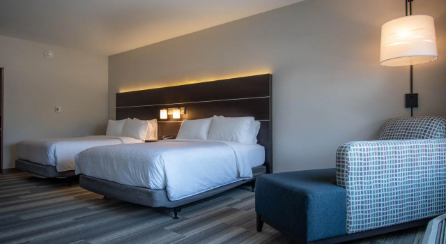 Четырёхместный номер Standard Holiday Inn Express & Suites Tonawanda - Buffalo Area by IHG