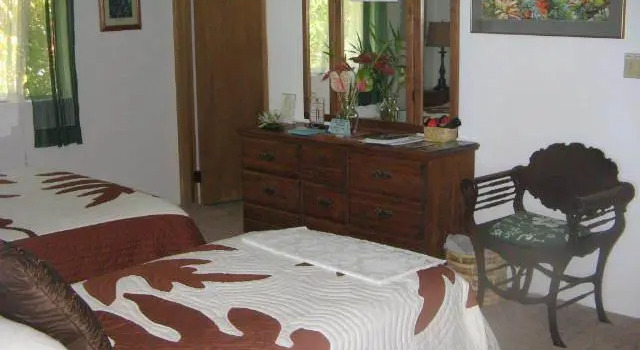 Holmes' Sweet Home Bed and Breakfast, Buchen Sie Hotel Hilo Hawaii Volcano National Park
