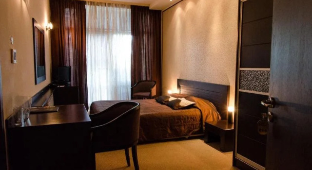 Hotel Ezeroto, Rezervovat Hotel Hotely v Stara Zagora s parkováním, Parkování