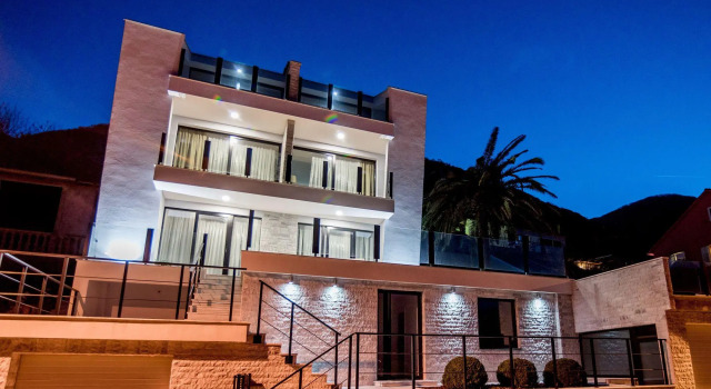 Villa Stefina, Book Villa Sommerhuse i Kotor Riviera, Hytte