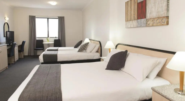 Семейный номер Standard Adelaide Riviera Hotel