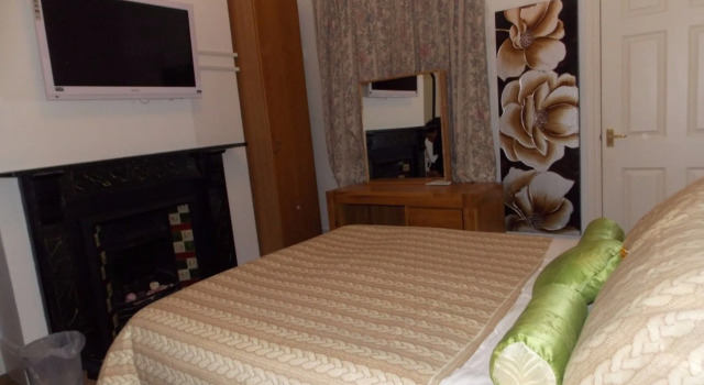 Diamonds Guest House, Rezervasyon Misafirhane Merseyside otoparklı oteller, Otopark