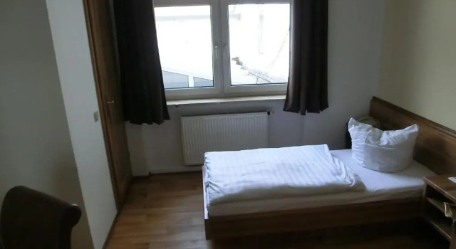 Номер Standard Hotel Schweizer Hof