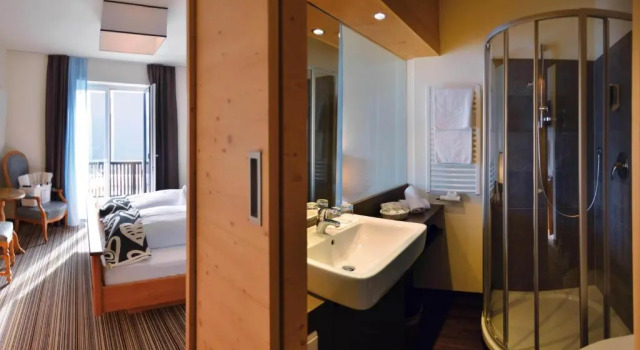 Двухместный номер Standard с балконом The Vista Hotel